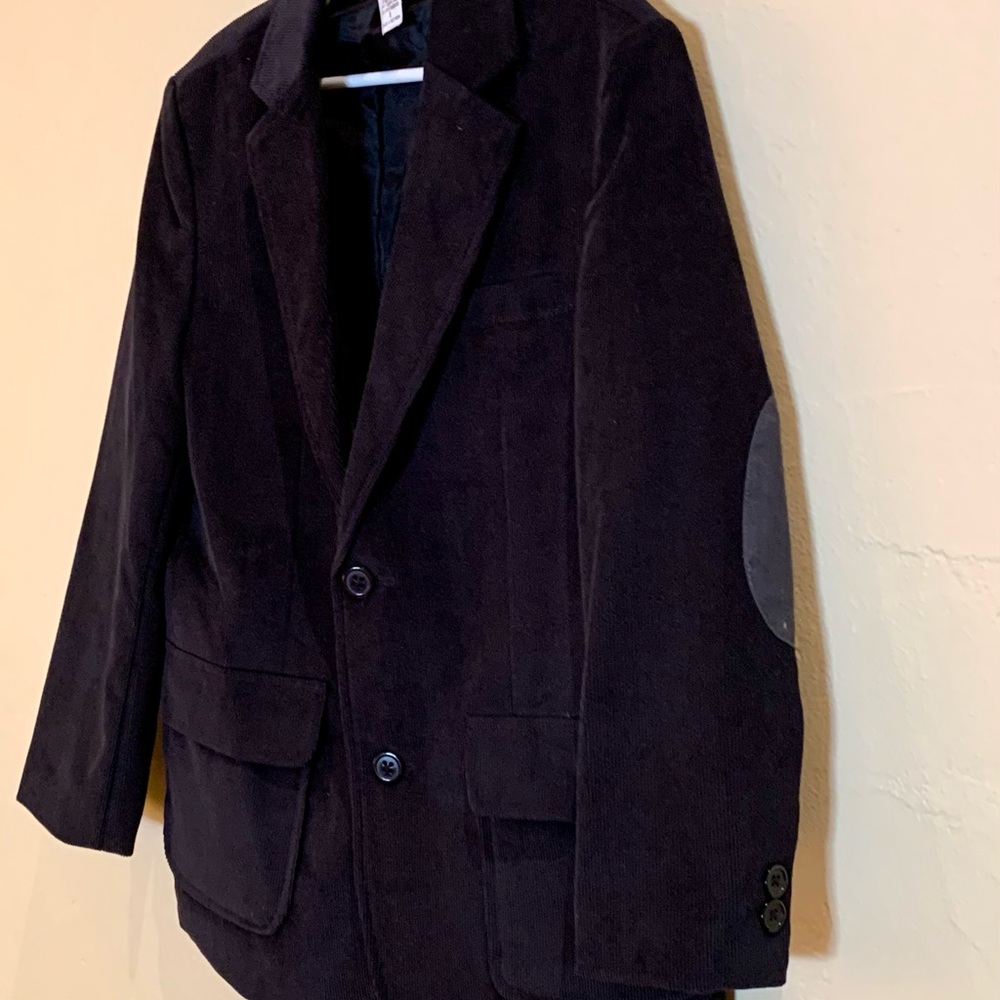 Boys Black suit jacket. Worn once -totally adorable. - Picture 4 of 13